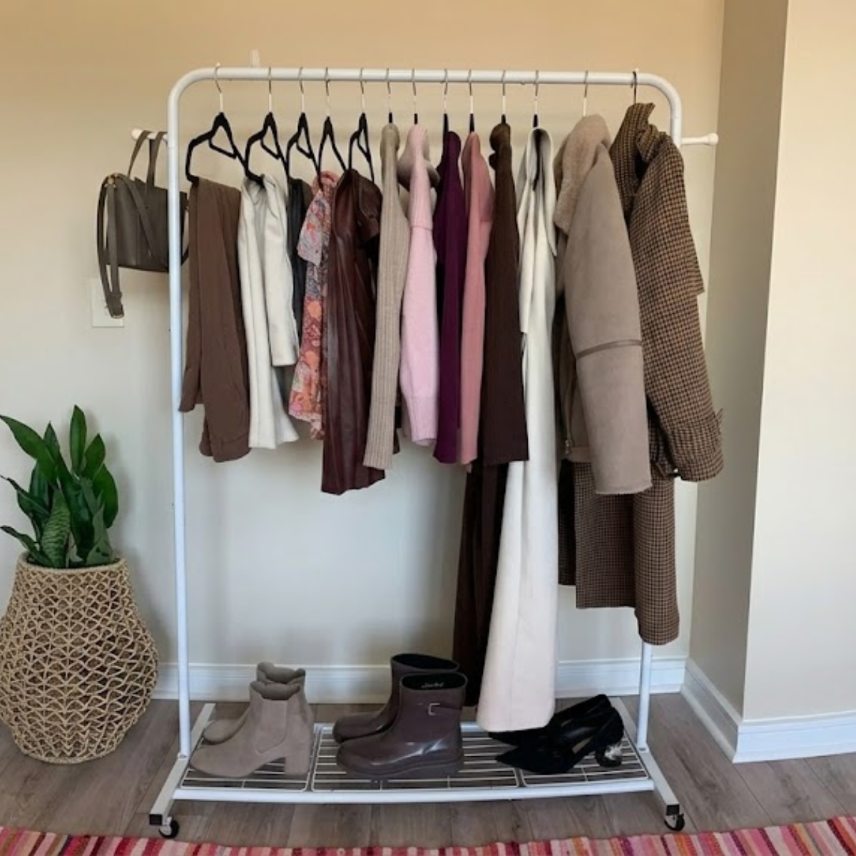 The Art of Capsule Wardrobes Simplifying Daily Outfit Choices Without Sacrificing Personal Style