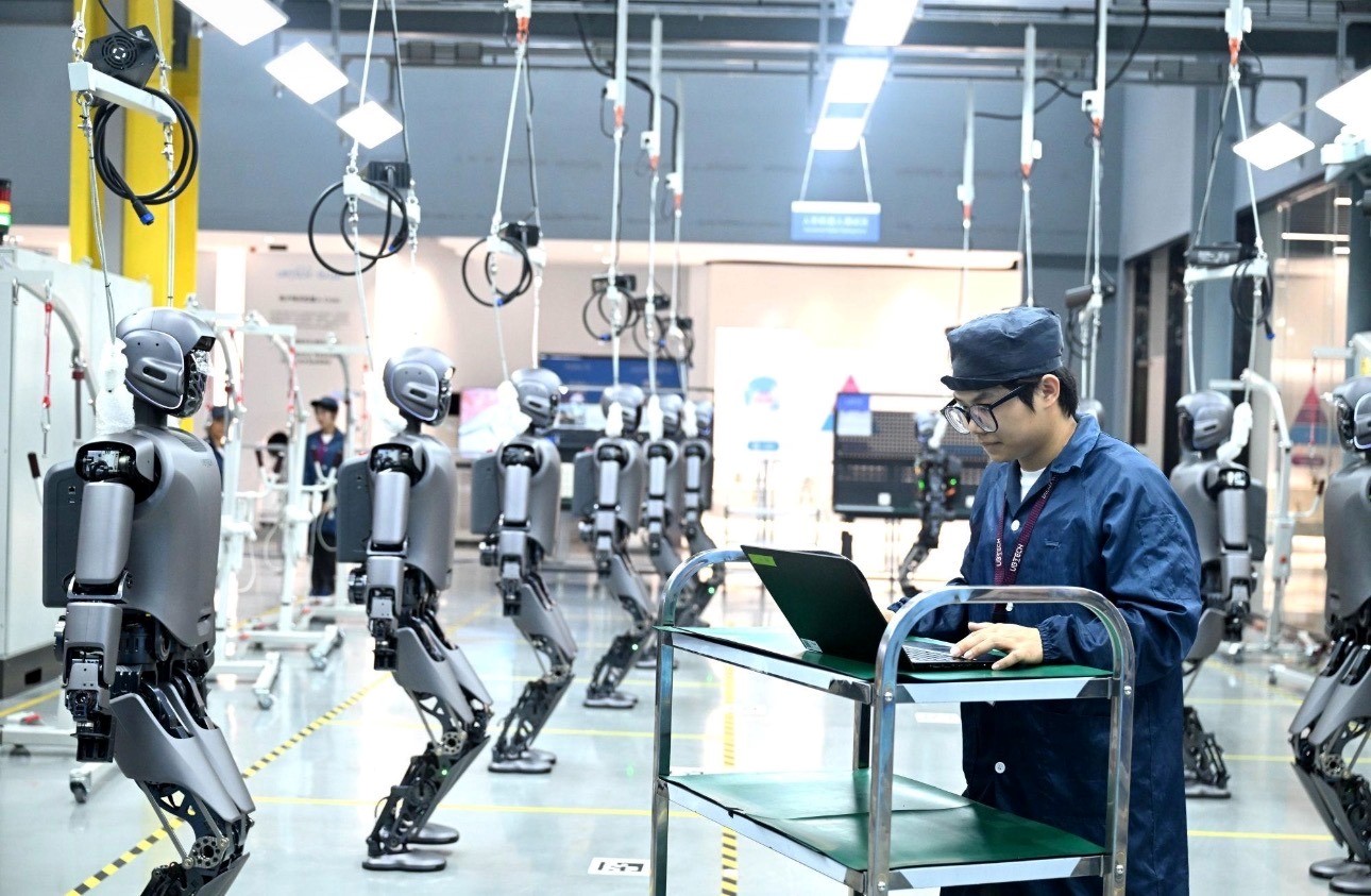 Sim-to-Real Transfer How Photorealistic Physics Engines Train Physical AI