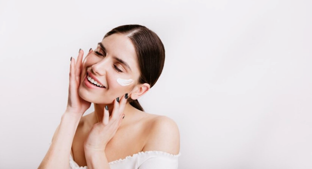  Why Your Foundation Looks Cakey in Winter Fixes From Makeup Artists